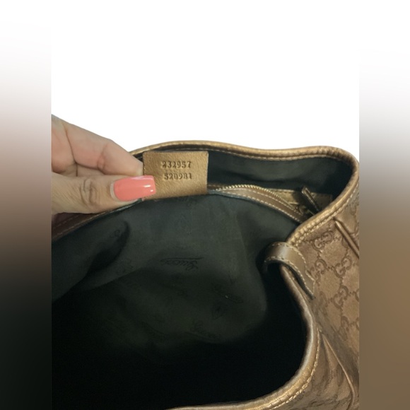 💜🦋 Buyers Giveaway 💜🦋EUC GUCCI Guccissima Leather Hand Bag - Picture 8 of 14
